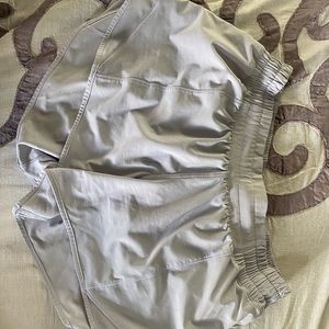 Hotty hot short size 8 4"